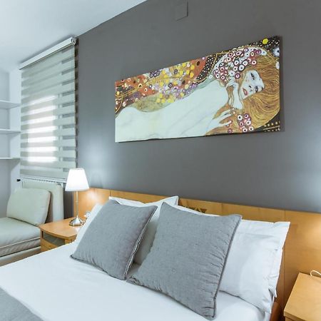 Two Bedroom Townhouse Within 10Min Walk From Beach Barcelona Bagian luar foto