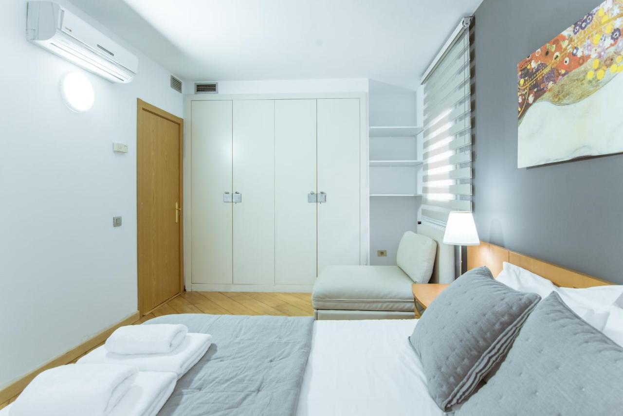 Two Bedroom Townhouse Within 10Min Walk From Beach Barcelona Bagian luar foto