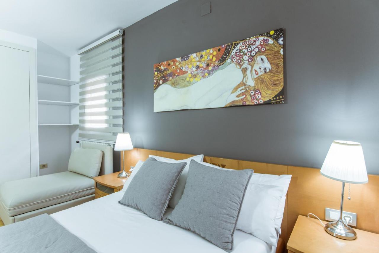 Two Bedroom Townhouse Within 10Min Walk From Beach Barcelona Bagian luar foto