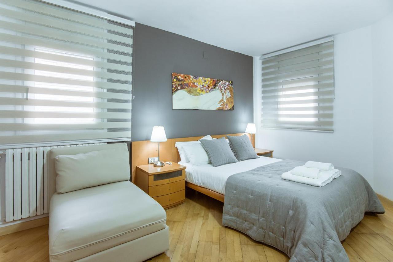 Two Bedroom Townhouse Within 10Min Walk From Beach Barcelona Bagian luar foto
