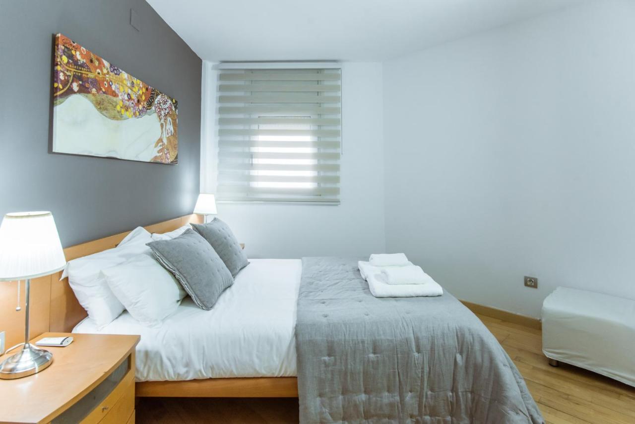 Two Bedroom Townhouse Within 10Min Walk From Beach Barcelona Bagian luar foto
