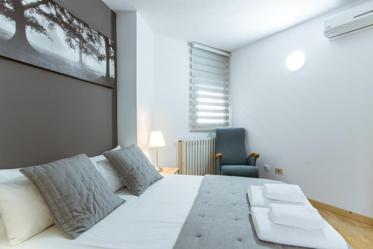 Two Bedroom Townhouse Within 10Min Walk From Beach Barcelona Bagian luar foto