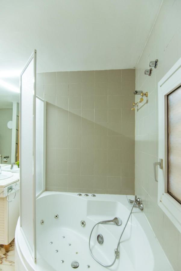 Two Bedroom Townhouse Within 10Min Walk From Beach Barcelona Bagian luar foto