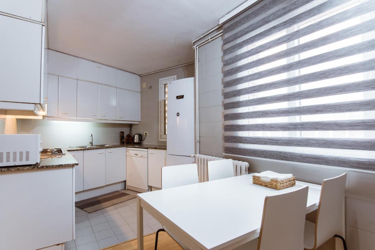 Two Bedroom Townhouse Within 10Min Walk From Beach Barcelona Bagian luar foto