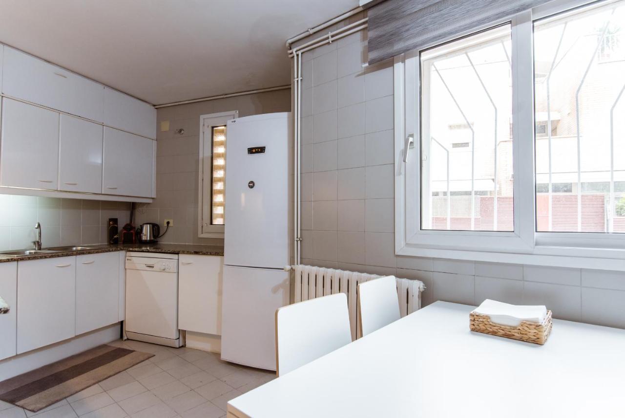 Two Bedroom Townhouse Within 10Min Walk From Beach Barcelona Bagian luar foto