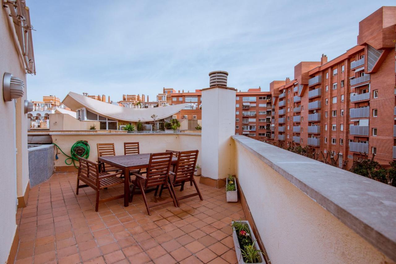 Two Bedroom Townhouse Within 10Min Walk From Beach Barcelona Bagian luar foto